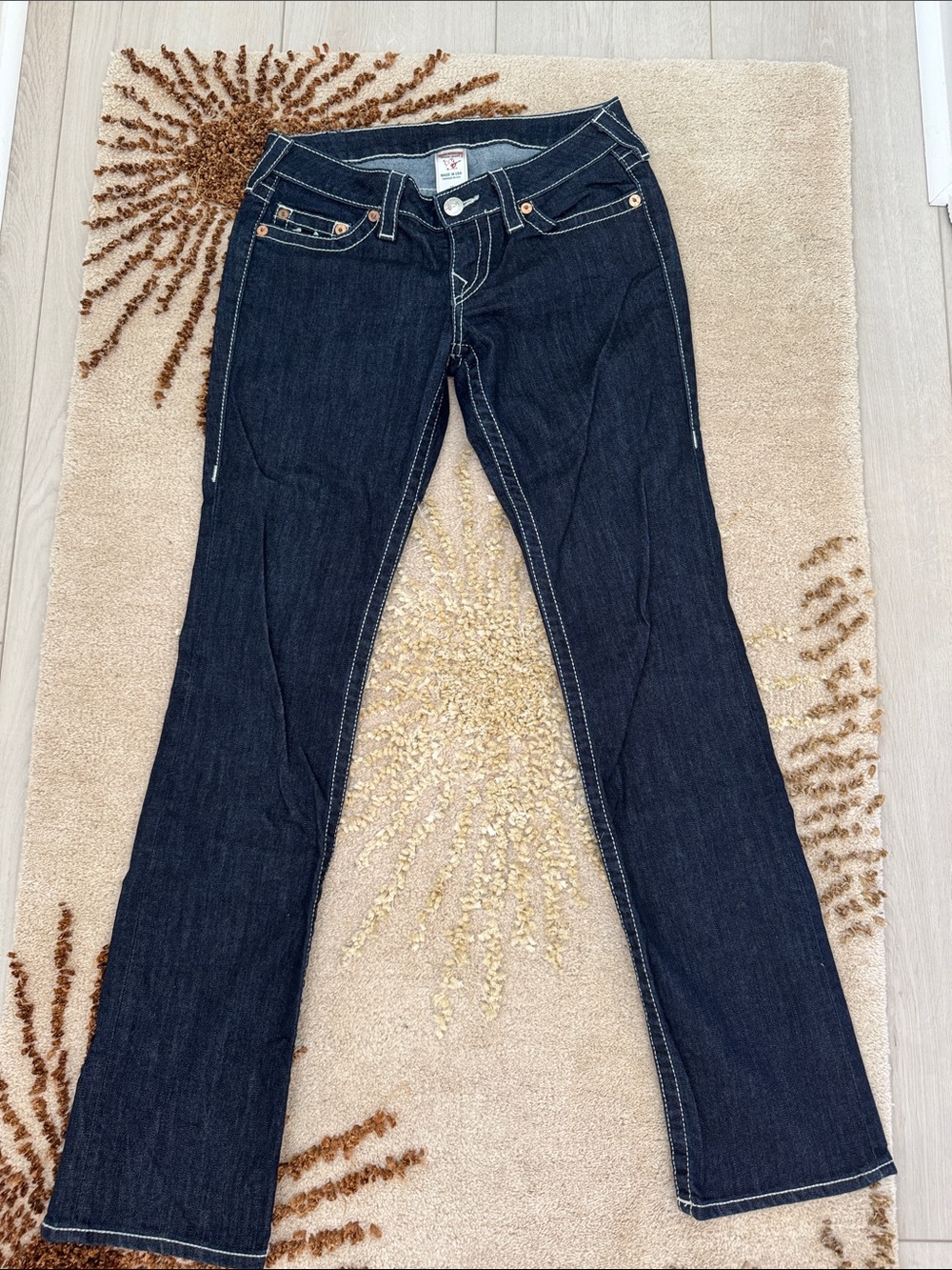 True Religion Skinny Jeans in Dark Blue with White Stitching - Picture 3 of 4